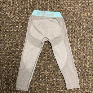 Cropped Gym Shark leggings